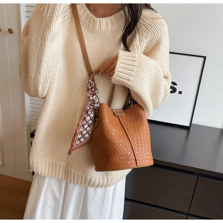 Women's Woven Bucket Bag — Elegant Crossbody Purse for Travel & Formal Events