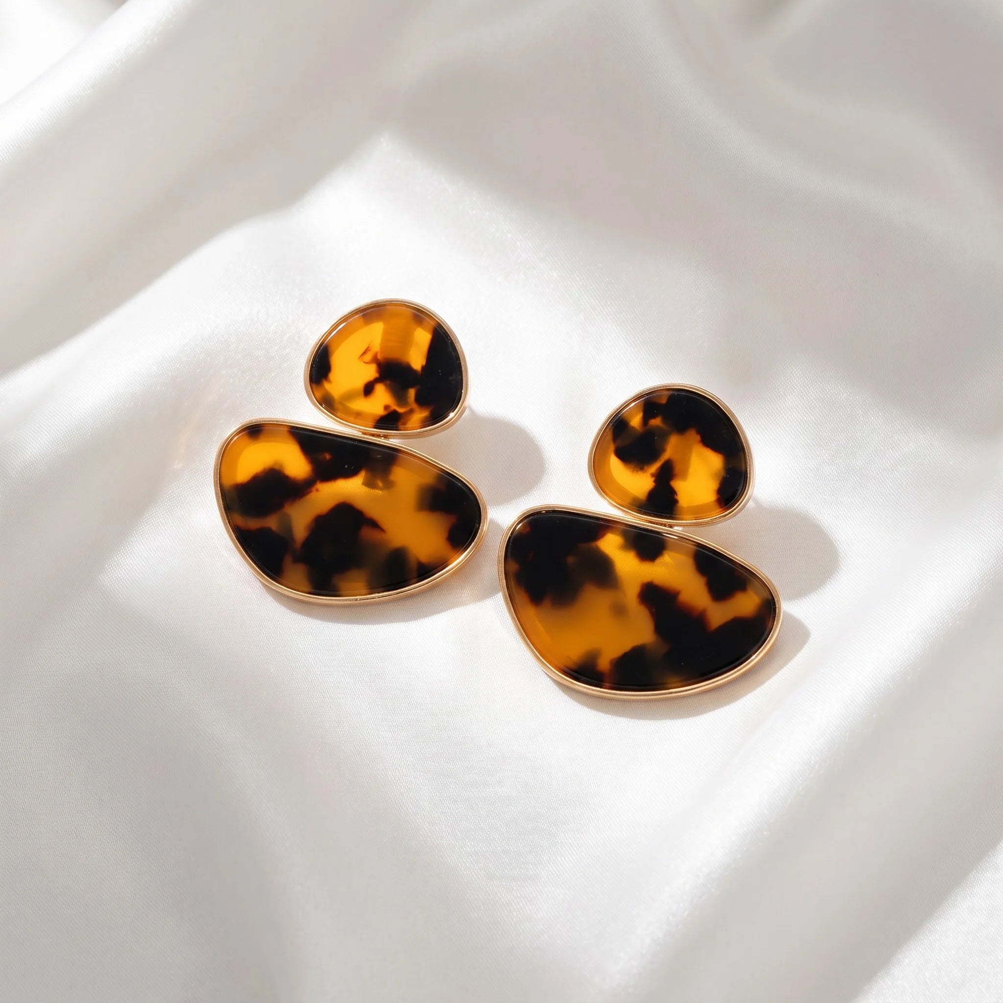 Obega Geometric Acrylic Drop Earrings — Vintage Gold Irregular Dangle Jewelry