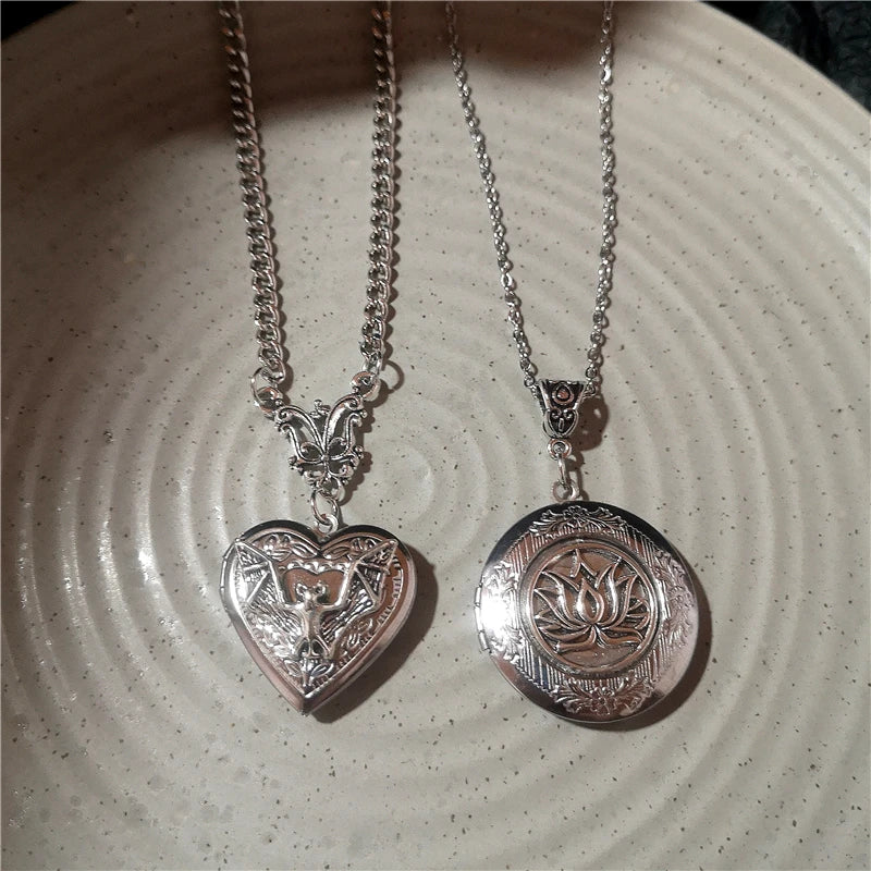 imixlot Bat Heart Locket Necklace — Vintage Y2K Goth Punk Photo Pendant