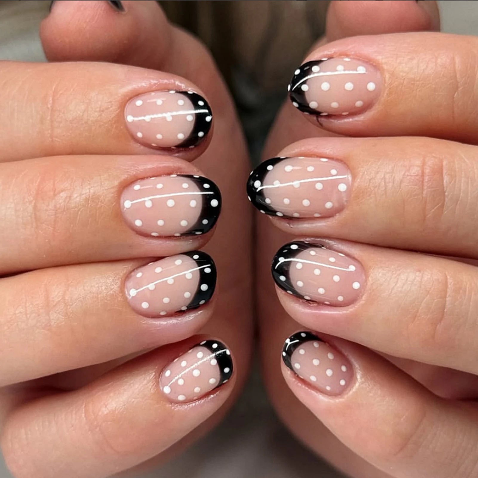 YADORNOS Black French Press On Nails — Polka Dot Short Round False Nails