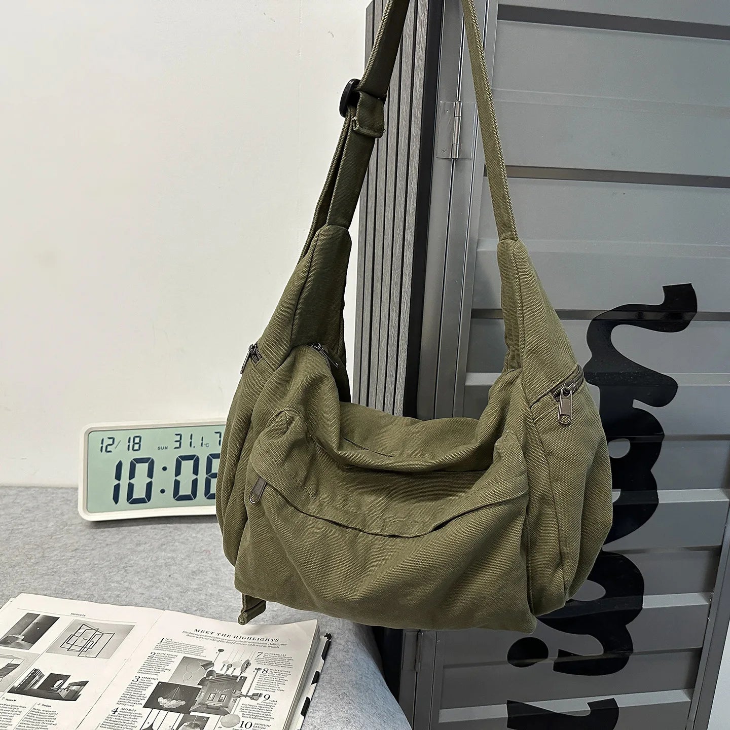 SMHXIANGQIANJIN Canvas Crossbody Bag — Large Capacity Messenger Style