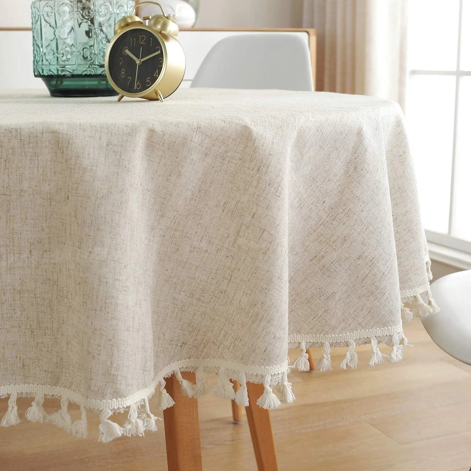 Round Cotton Linen Tablecloth — Elegant Tassel Design for Dining Tables