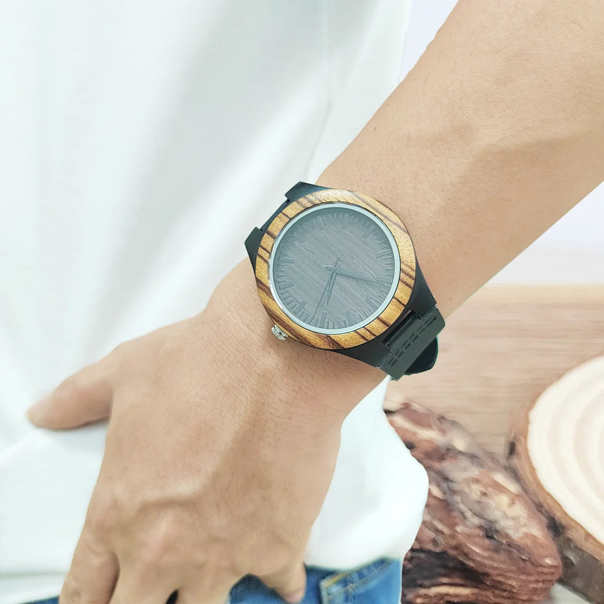 Rainch Vintage Wooden Wrist Watch — Elegant Quartz Timepiece with Leather Strap