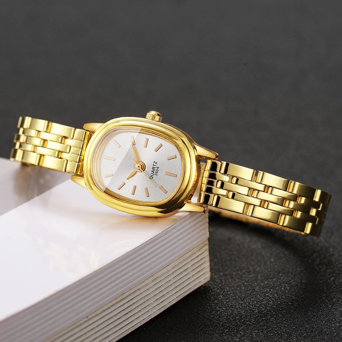 Elegant Oval Dial Women's Quartz Watch — Fashionable Ladies Wristwatch