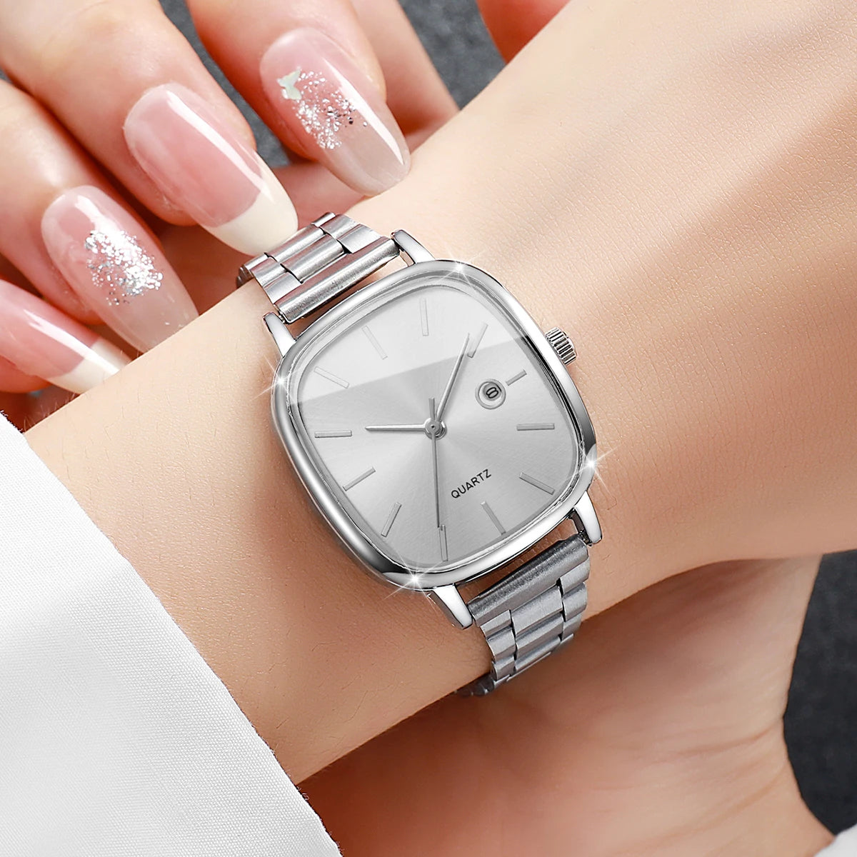 Elegant Square Dial Women's Watch Set — Quartz Movement with Matching Bracelets