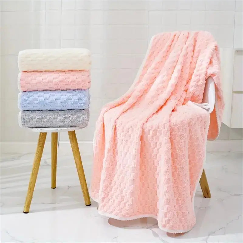 Ultra-Soft Coral Velvet Bath Towel — Quick Drying & Highly Absorbent