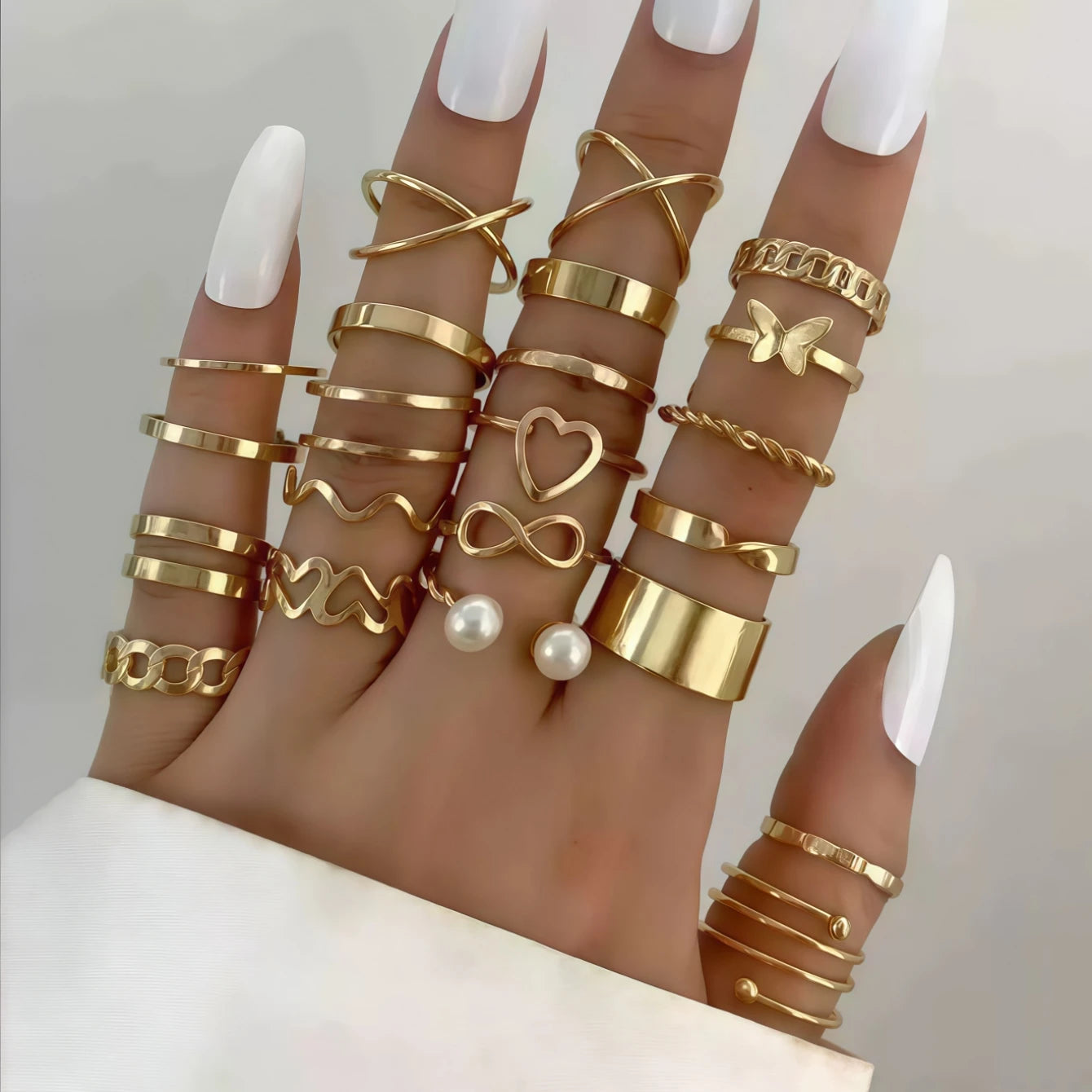 Fashion Hollow-Out Ring Set — Trendy Flower and Heart Jewelry for Women