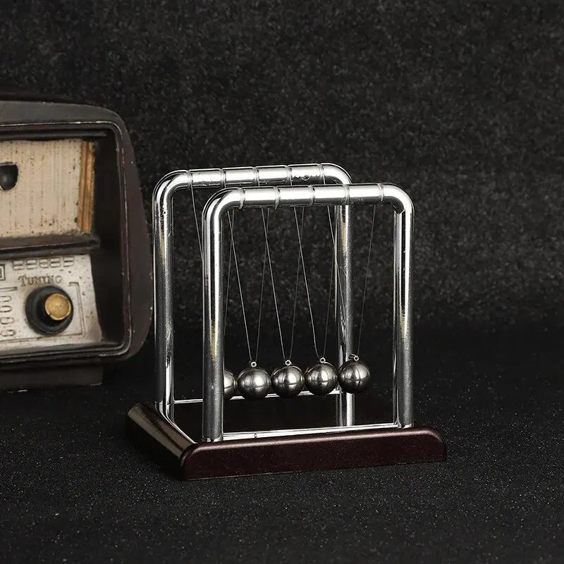 Newton's Cradle Physics Pendulum — Desktop Stress Relief Toy & Science Decor
