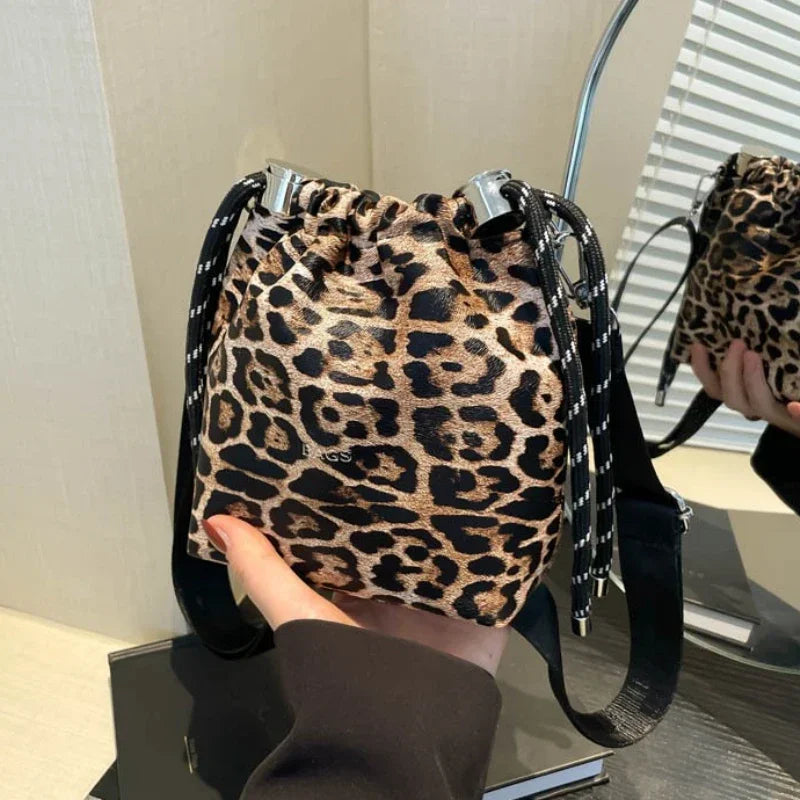 FUYAOZHISHANG Leopard Print Mini Bucket Bag — Stylish Crossbody Phone Purse