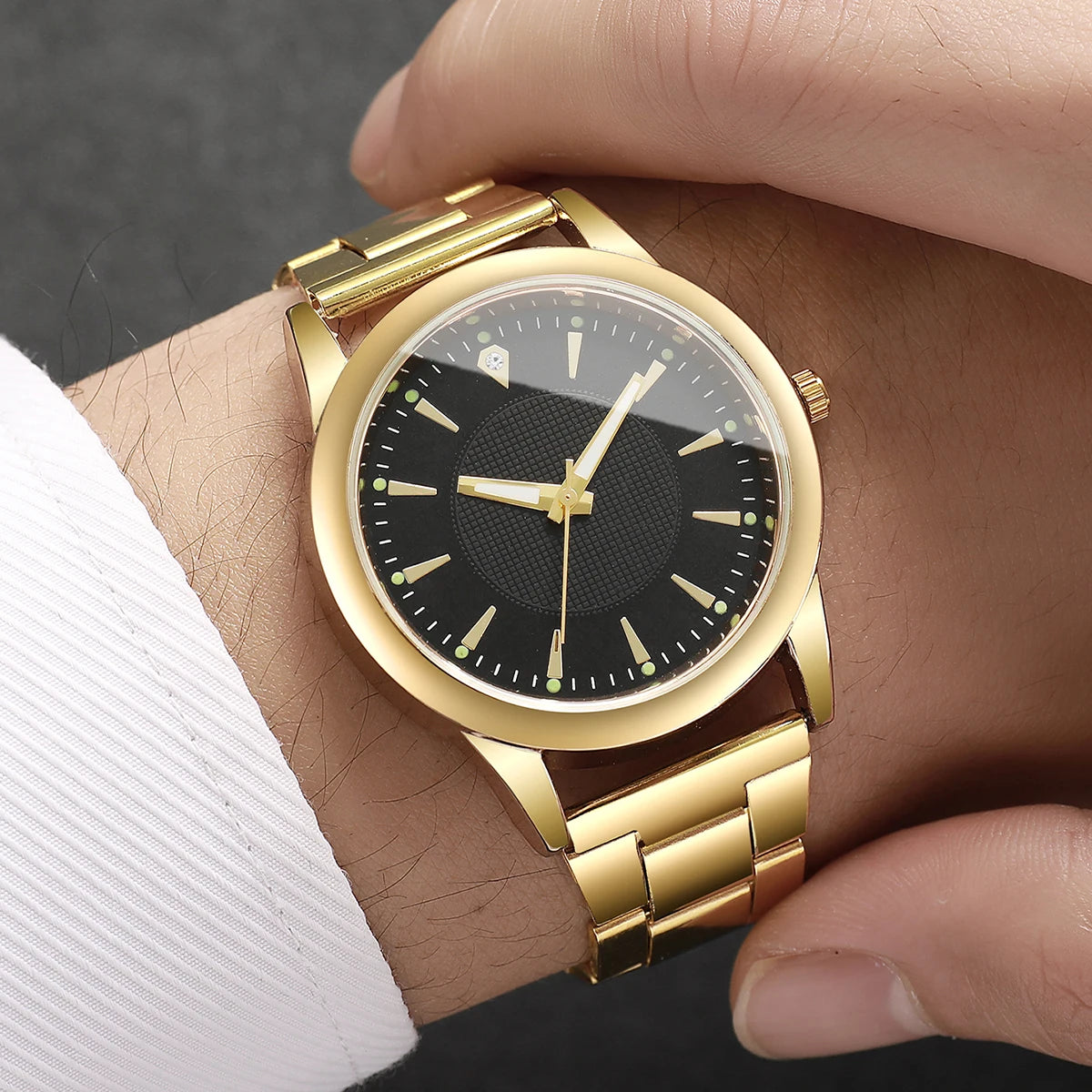 Couple's Quartz Watch Set — Elegant Business & Fashion Analog Timepieces