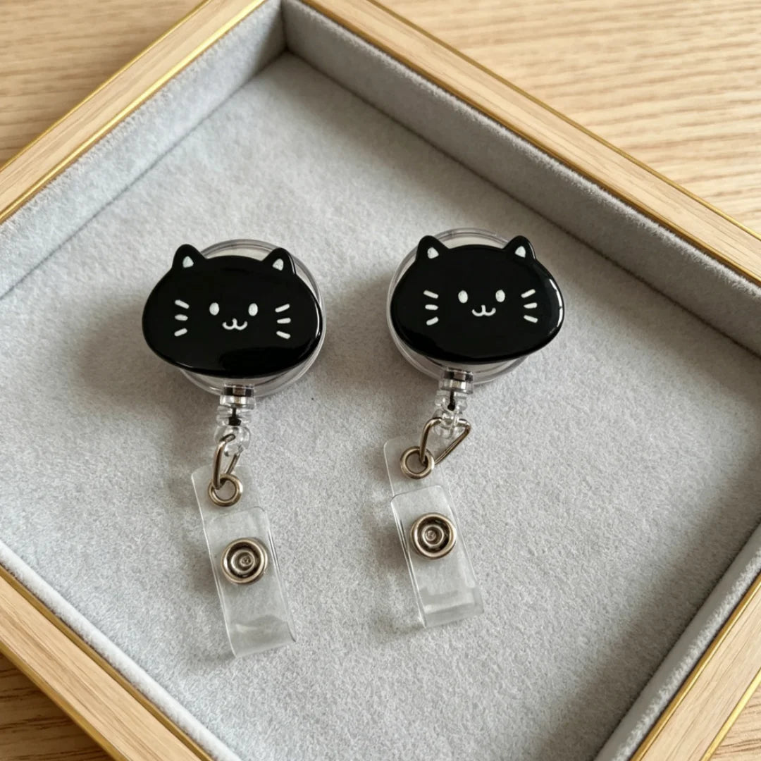 Cat-Shaped Retractable Badge Holder — Anti-Loss ID Card Reel