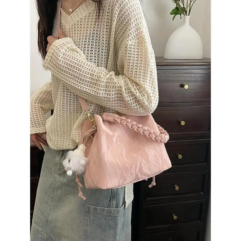 Women's Sophisticated Bucket Bag — Stylish Crossbody Handbag for Daily Use
