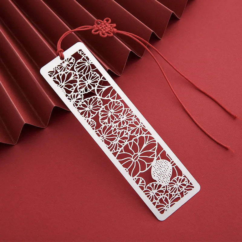 Exquisite Metal Bookmark — Decorative Hollow Geometric Page Clip
