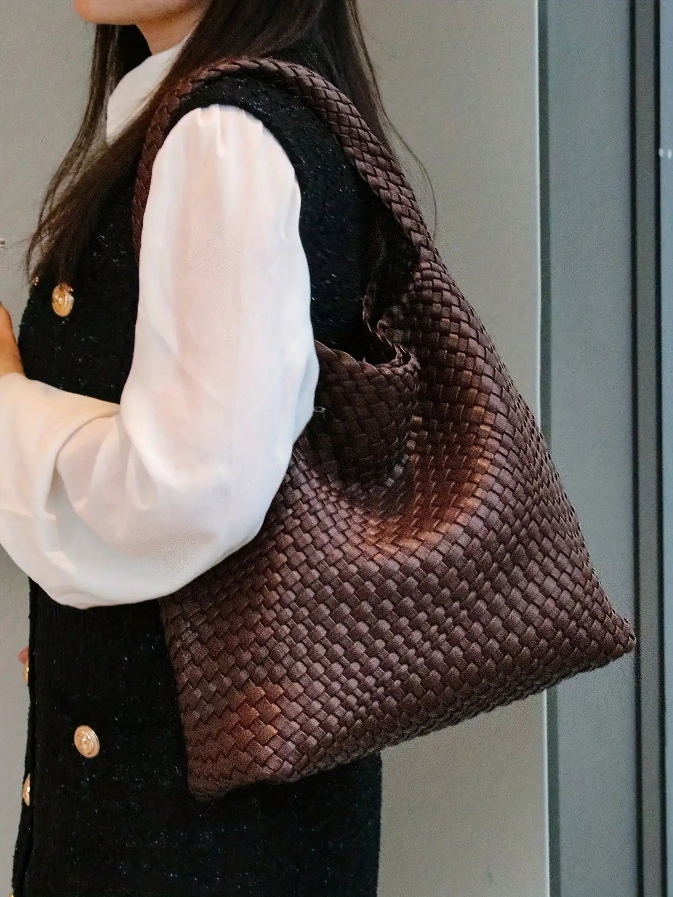 Woven Bucket Handbag — Stylish Retro Shoulder Bag for Daily Use