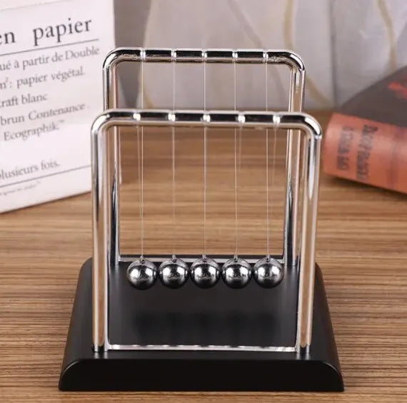 Newton's Cradle Physics Pendulum — Desktop Stress Relief Toy & Science Decor