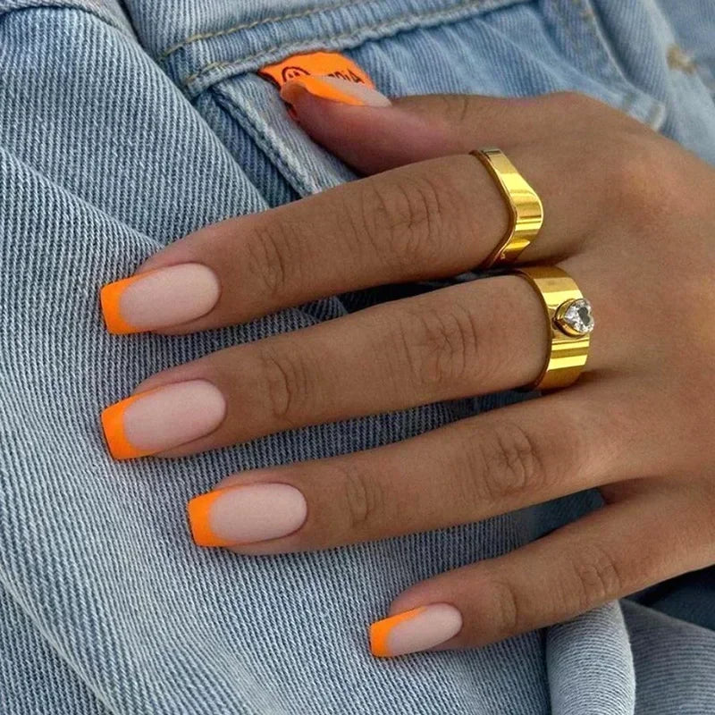 Qsezeny French Tip Press On Nails — Short Coffin Style Frosted Fake Nails