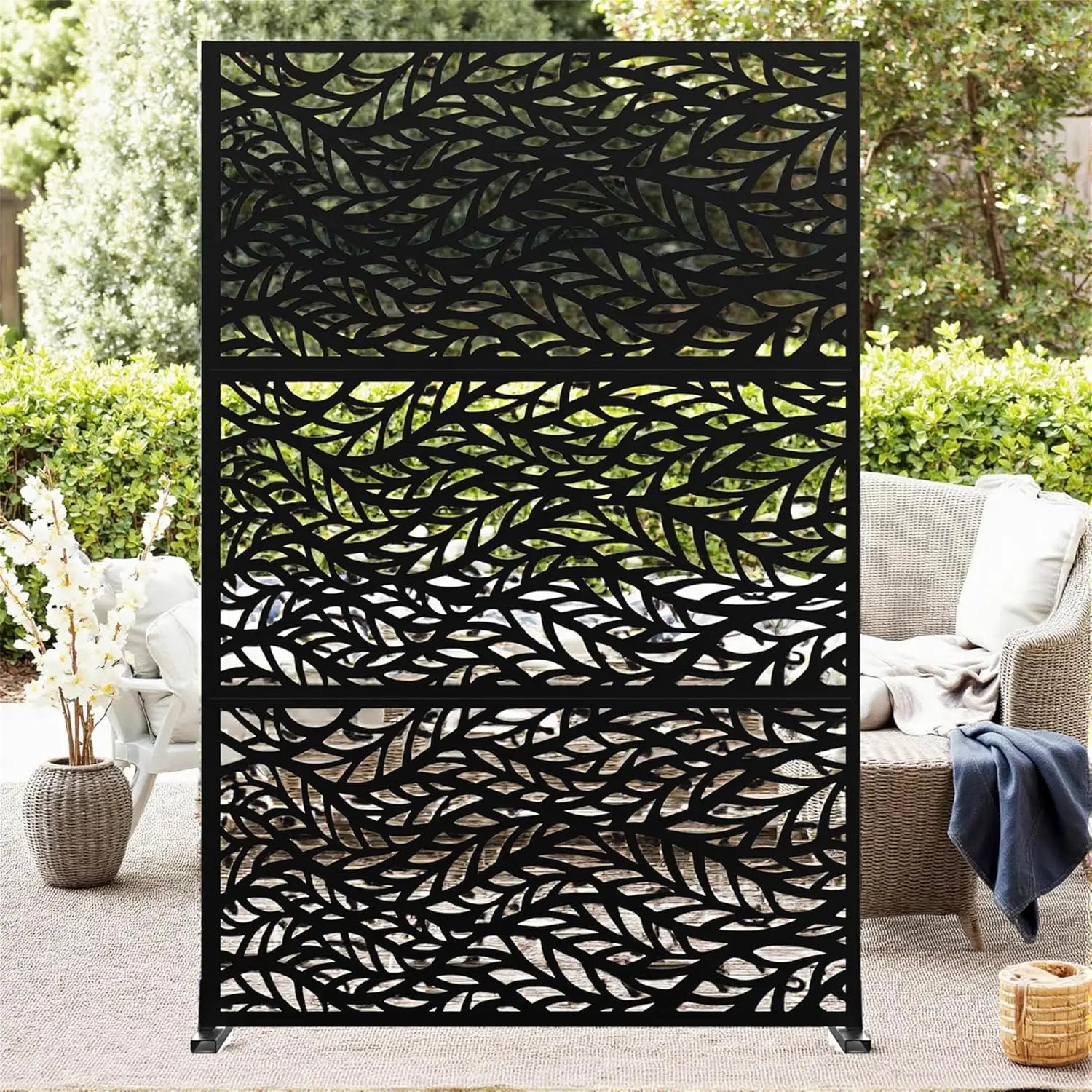 TWISTER.CK Decorative Garden Privacy Screen — Metal Outdoor Divider