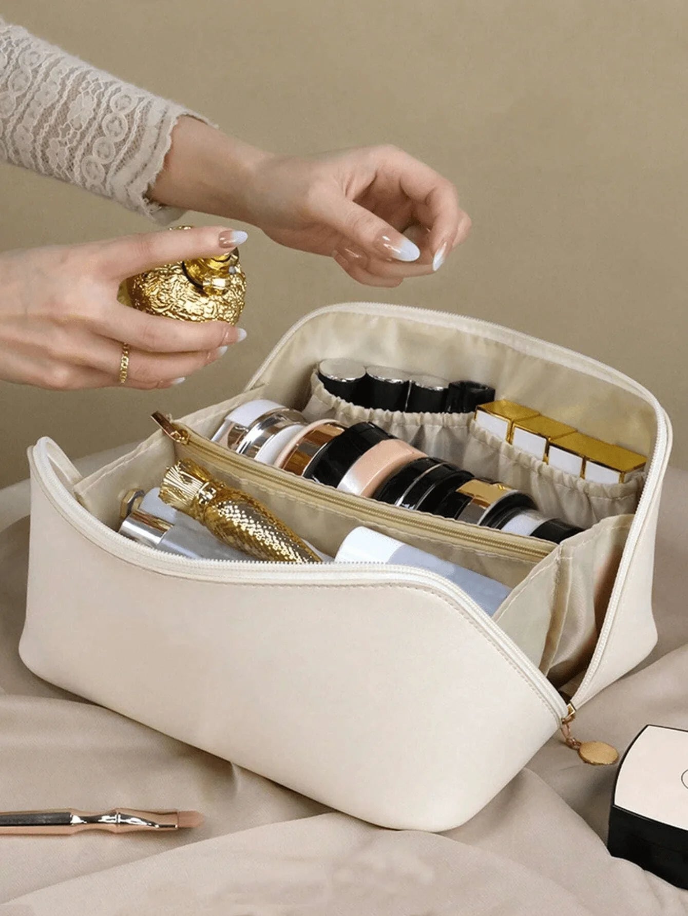 YHYEH Large Leather Cosmetic Bag — Elegant Makeup & Toiletry Organizer