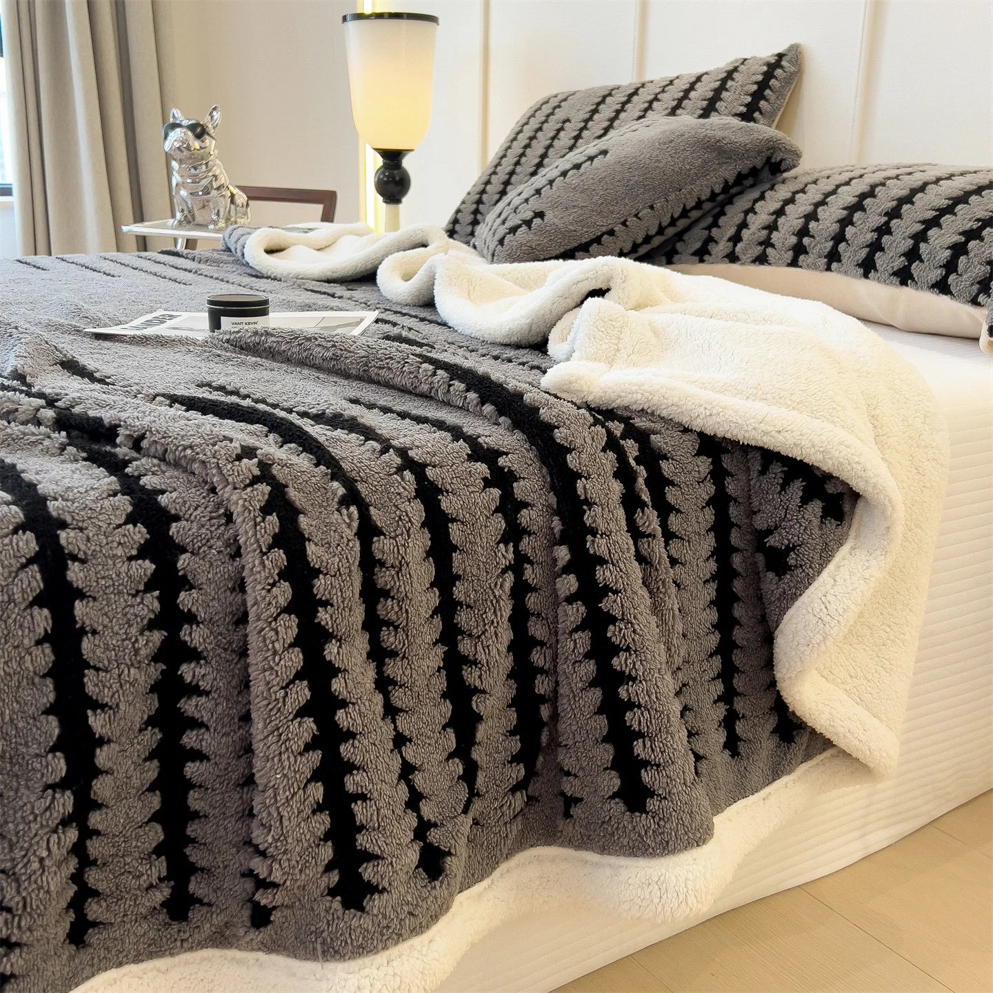 Reversible Fluffy Sherpa Lined Blanket — Ultra Soft Heavyweight Fleece