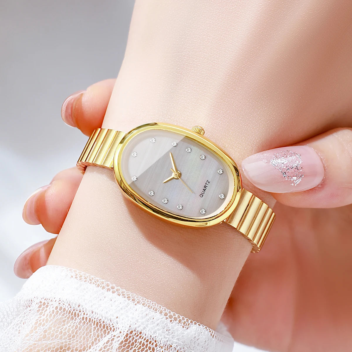 Elegant Oval Dial Women's Quartz Watch — Ultra-Thin Fashion Wristwatch