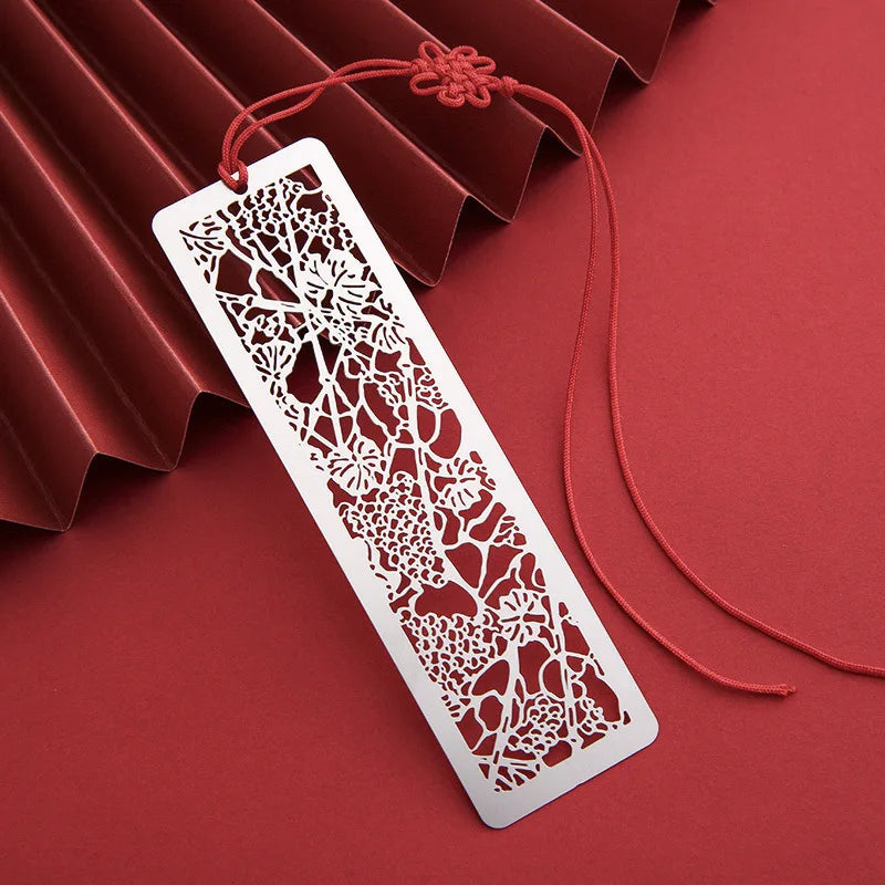 Exquisite Metal Bookmark — Decorative Hollow Geometric Page Clip