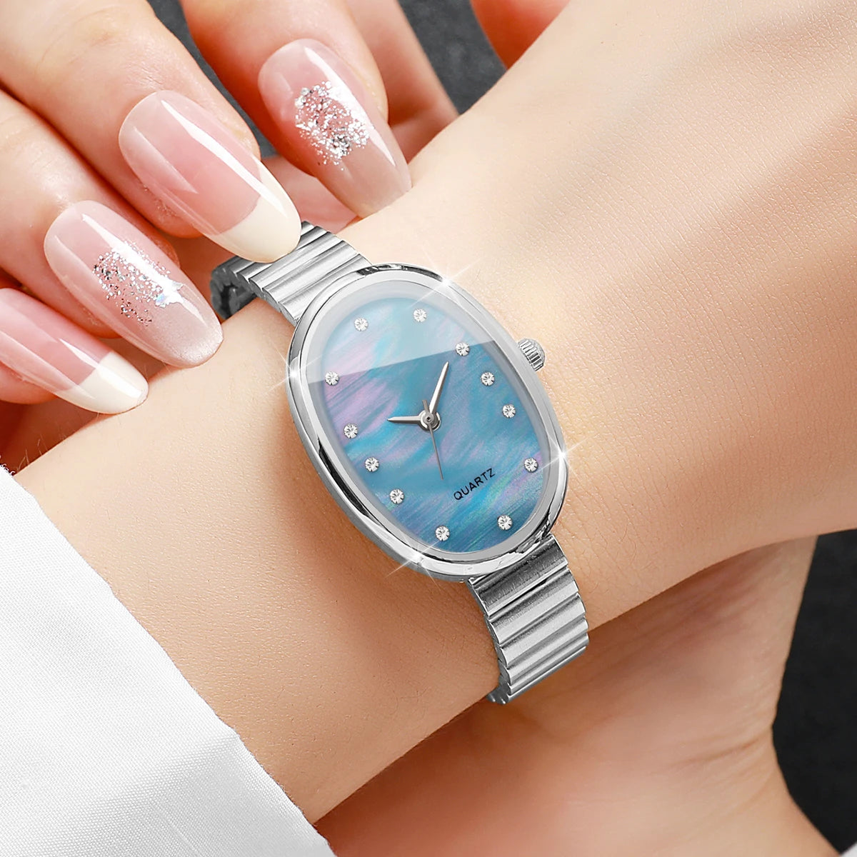 Elegant Oval Dial Women's Quartz Watch — Ultra-Thin Fashion Wristwatch