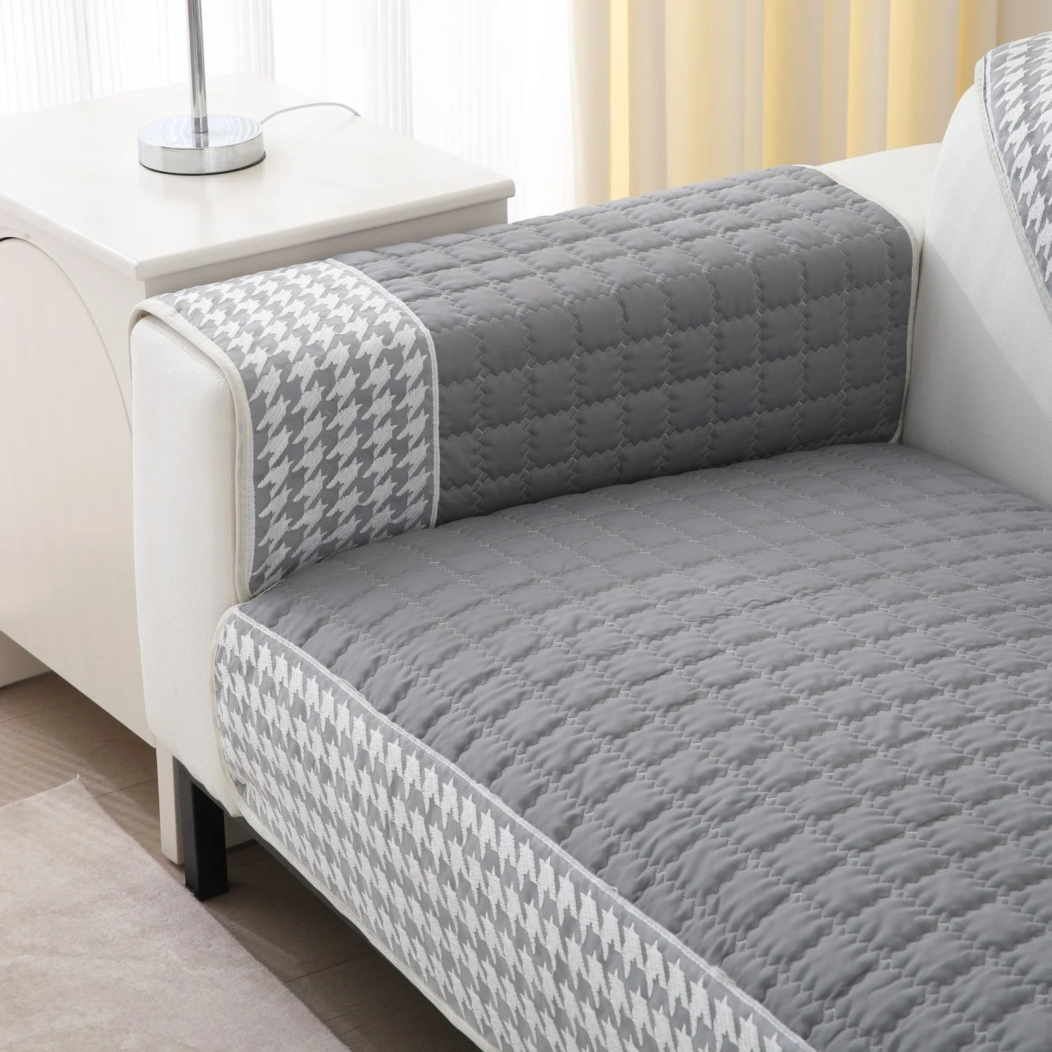 Houndstooth Quilted Sofa Cover — Anti-Slip Furniture Protector