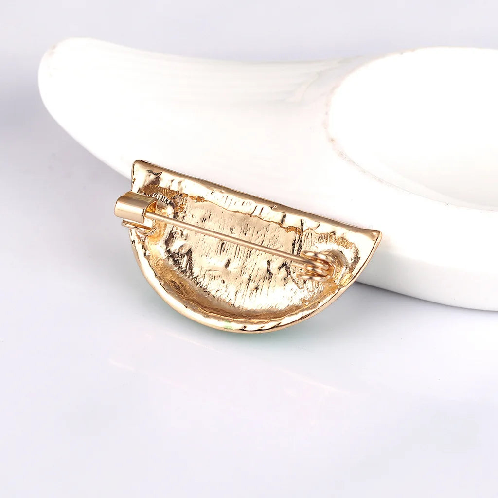 Rhinestone Horse Brooch — Retro Animal Pin for Fashion Accessories