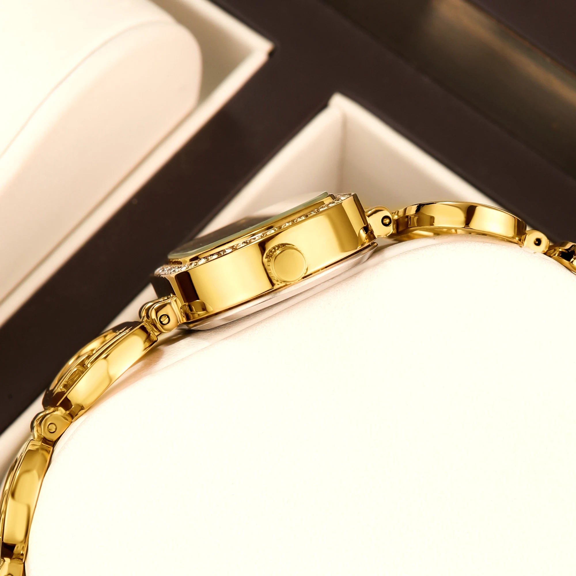 YaLaLuSi Women's Quartz Watch — Elegant Oval Bracelet Timepiece