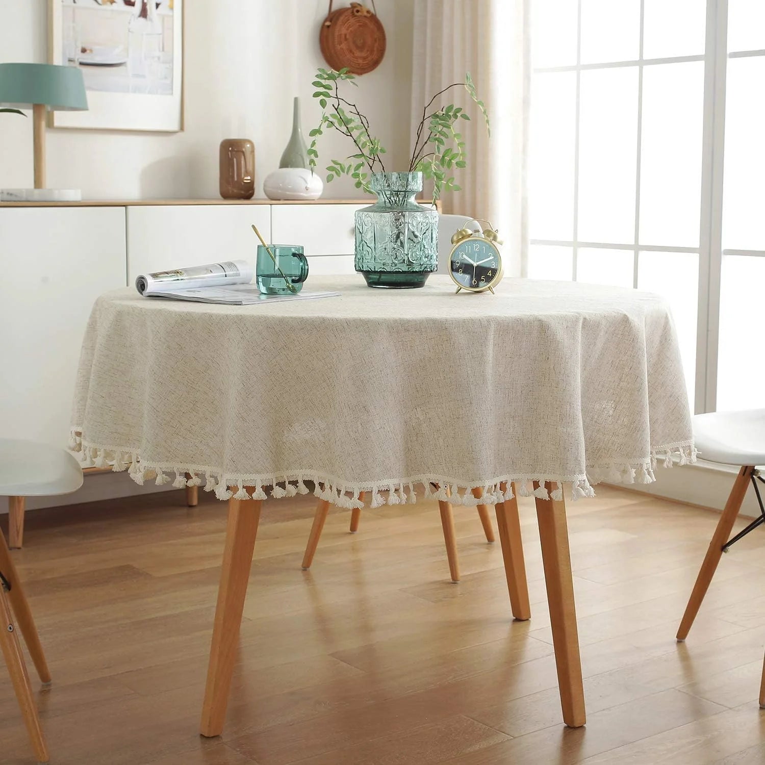 Round Cotton Linen Tablecloth — Elegant Tassel Design for Dining Tables