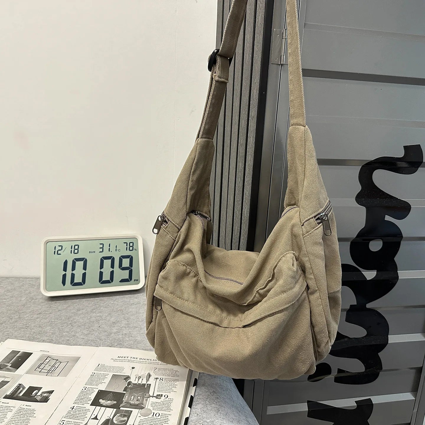 SMHXIANGQIANJIN Canvas Crossbody Bag — Large Capacity Messenger Style