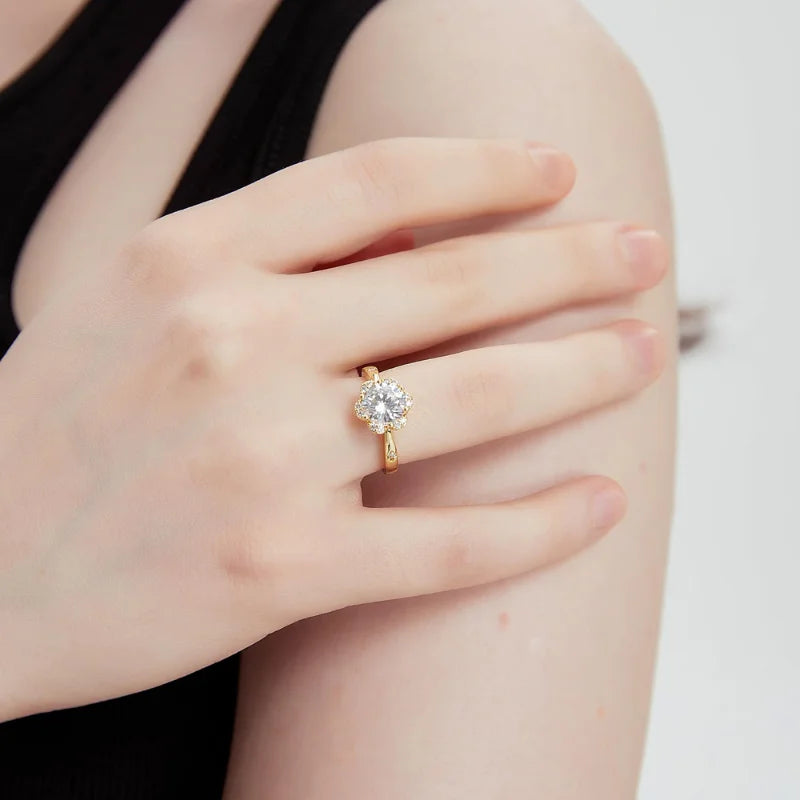 YUKOOL Flower Shaped CZ Engagement Ring — 18K Gold Plated Floral Solitaire